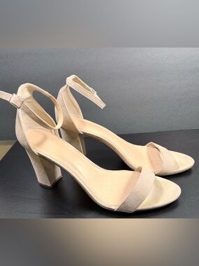 Material Girl Nude Beige Ankle Strap Block Heel Sandals Women’s Size 11